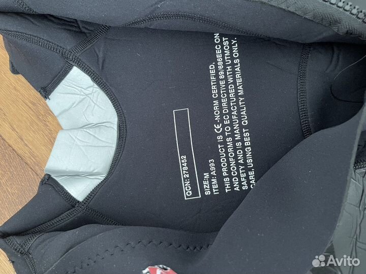 Гидрокостюм для подводного плавания