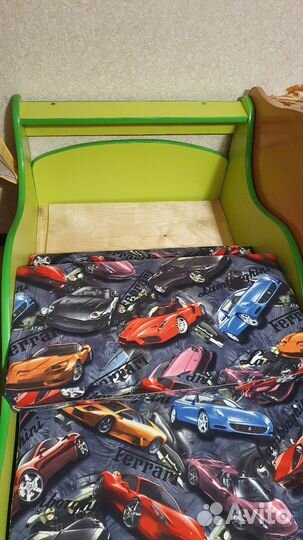 Кровать машина детская
