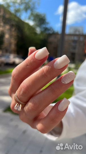 Маникюр и педикюр