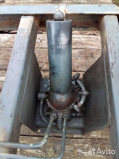 Подрамник с цилиндром meiller