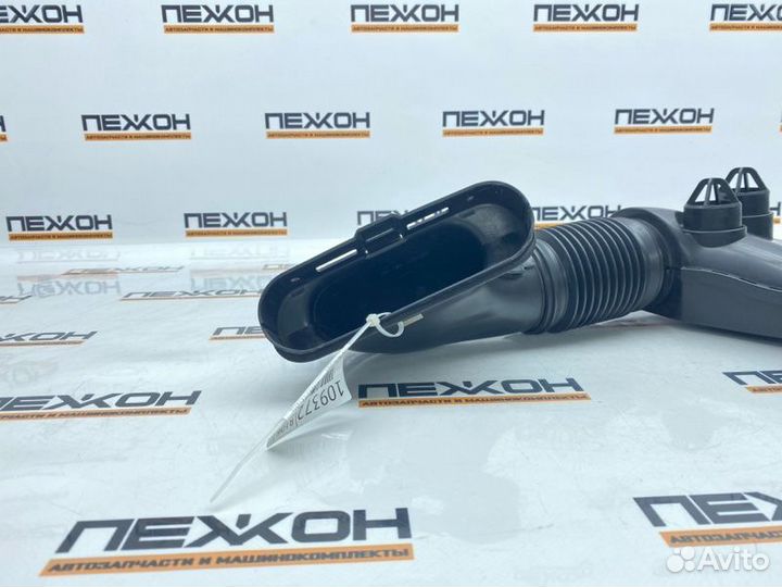 Патрубок воздушного фильтра Mercedes-Benz E-Class