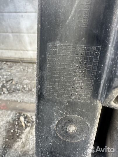 Передняя панель, Телевизор Audi A1 8X 2010 - 2012