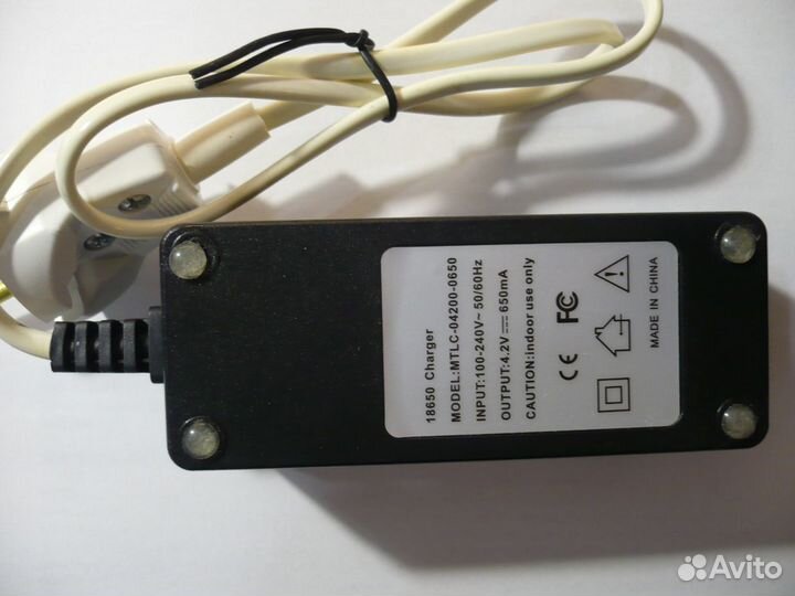 Зарядное устройство литиевых аккумуляторов 18650