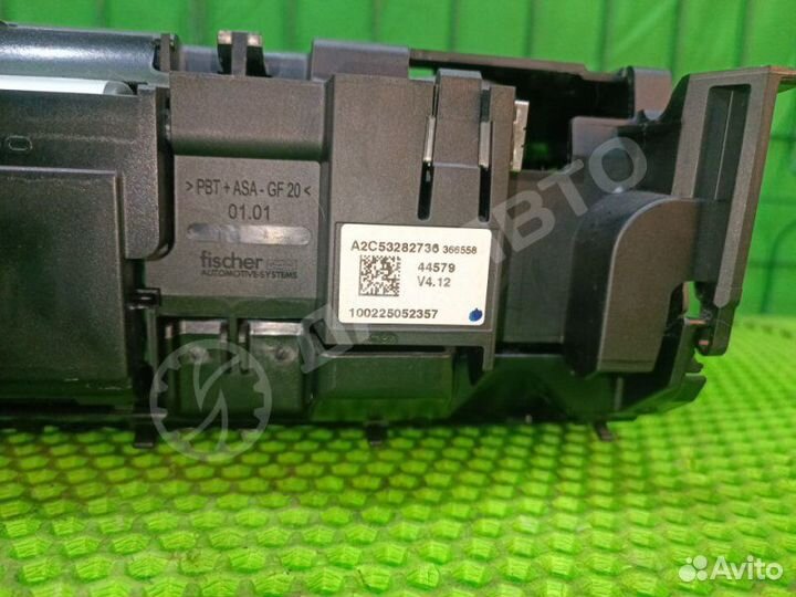 Монитор Mercedes-Benz C W204