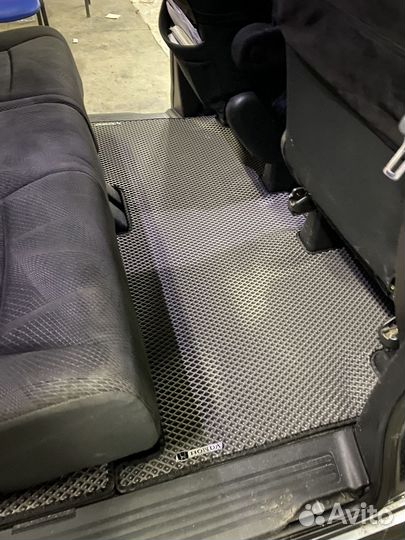 Автомобильные коврики eva в подарок подпятник + 2