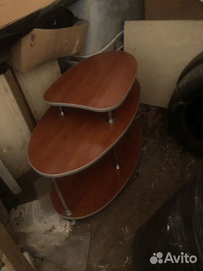 Журнальный столик на колесах