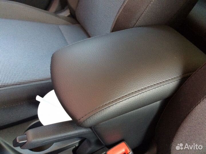 Подлокотник Хендай Солярис 2, Рио 4