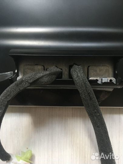 Автомобильный монитор Дженезис G90