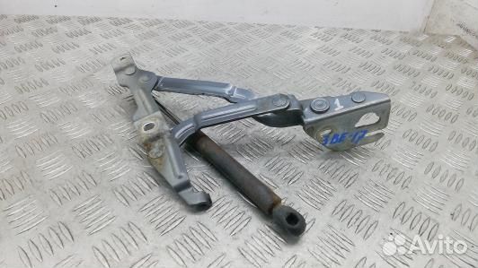 Петля капота audi A4 B5 (3BE17D501)
