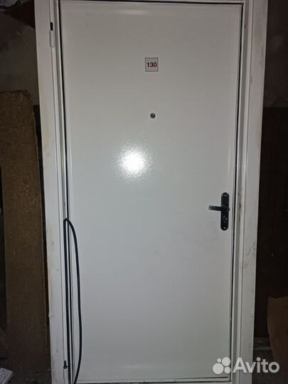 Дверь входная металлическая от застройщика