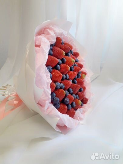 Букеты из фруктов и ягод