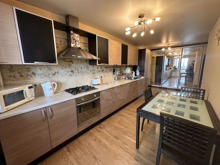 2-к. квартира, 66,4 м², 4/10 эт.