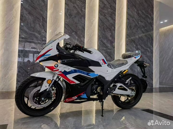 Электромотоцикл BMW RR