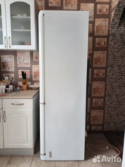 Холодильник Indesit Full No Frost