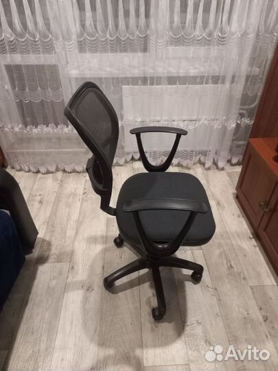 Компьютерное, офисное кресло, почти новое