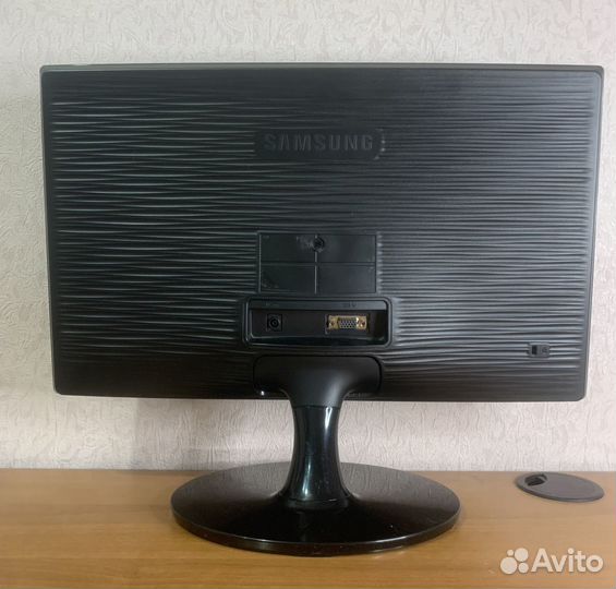 Монитор Samsung S19C150