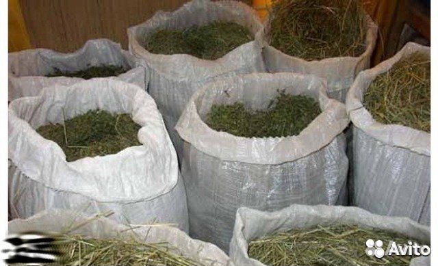 Сено в мешках