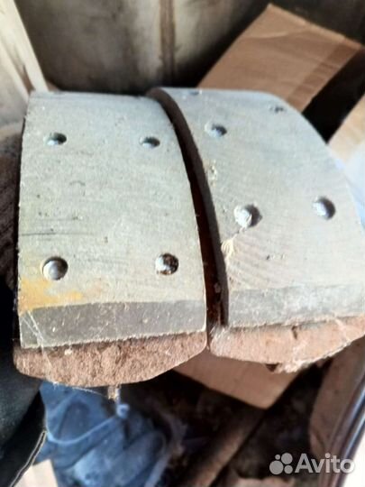 Тормозные колодки газ