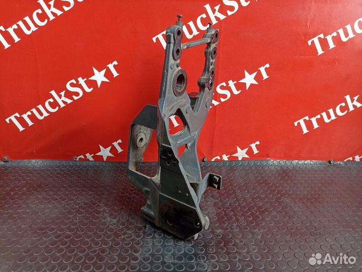 Кронштейн передней рессоры левый Daf XF106