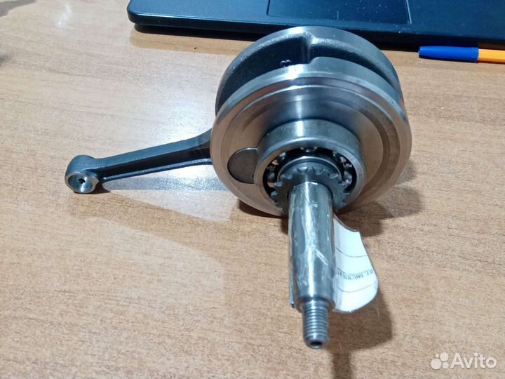 Коленвал скутера Stels Gryphon