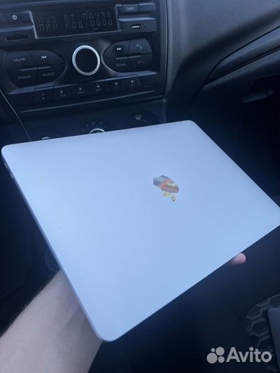 Apple Macbook air 13 2020 m1 8gb 256