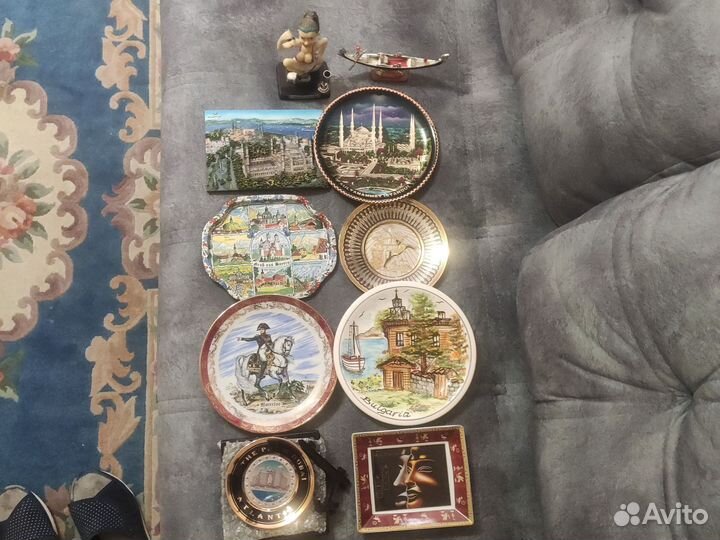 Коллекционные тарелки и фигурки