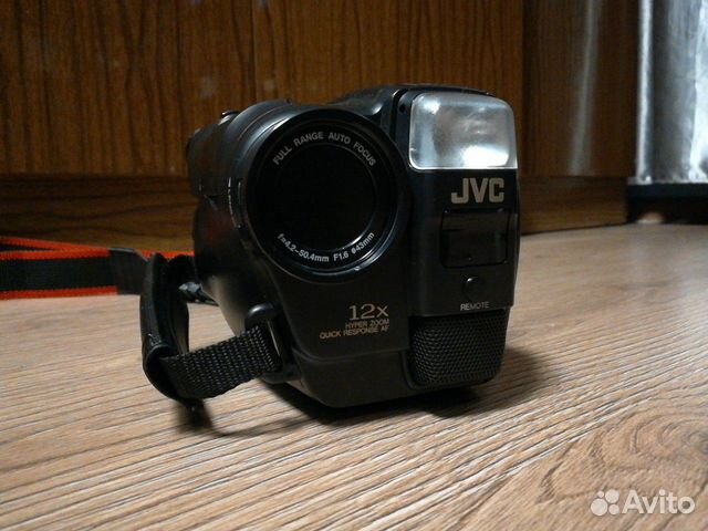 Кассетная видеокамера JVS GR-AX68. Формат VHScompa