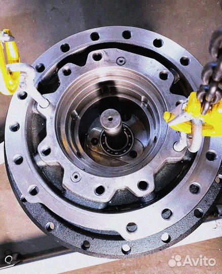 Бортовой редуктор Hitachi ZX240-3G 9233692