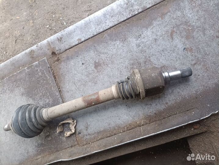 Левый привод Peugeot 308