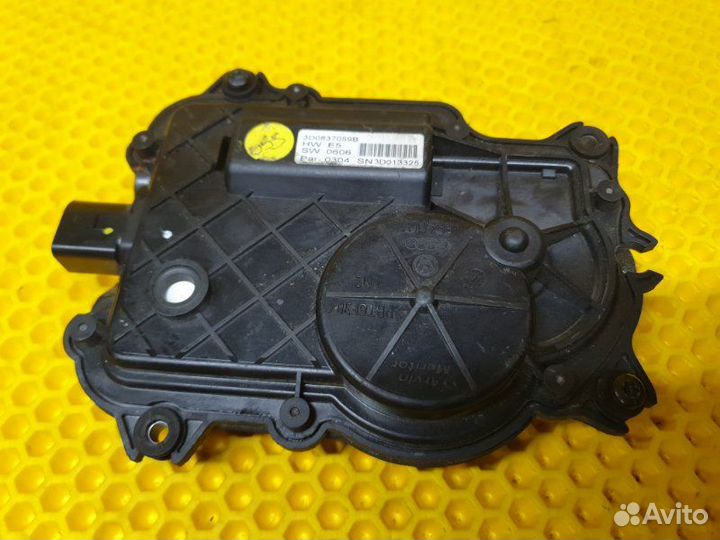 Доводчик двери Volkswagen Phaeton 3D8 BGH 2004