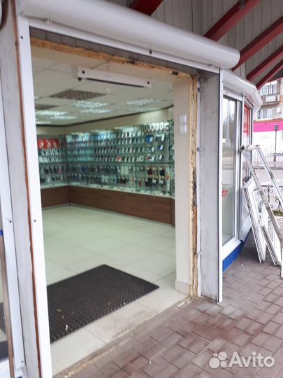 Двери алюминиевые пластиковые / входные группы