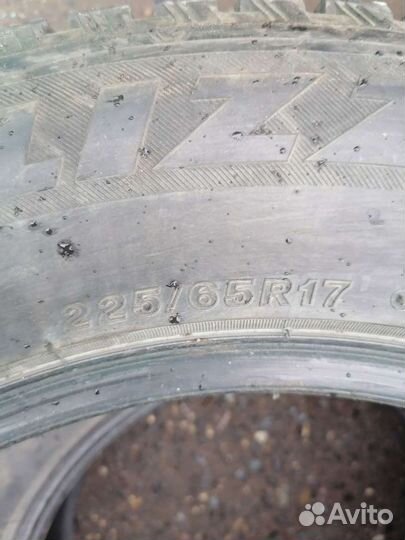 Bridgestone Blizzak Spike-01 225/65 R17