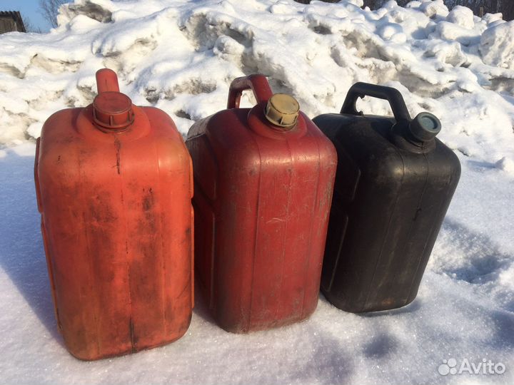 Канистры пластмассовые 20 л