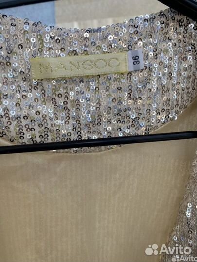 Женское платье с паетками mango 44