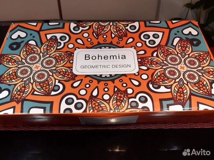 Набор посуды подарочный (тарелки и салатники)