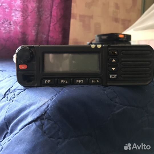 Рация comrade R90