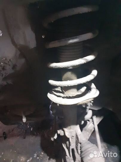 Передние стойки Hyundai Getz