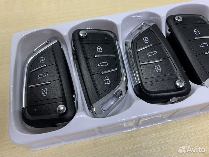 Ключ автомобильный универсальный