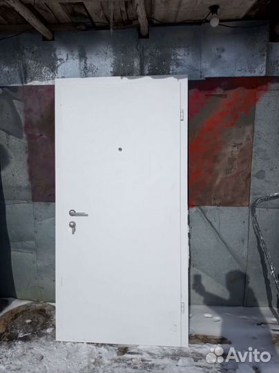 Дверь(б/у) входная
