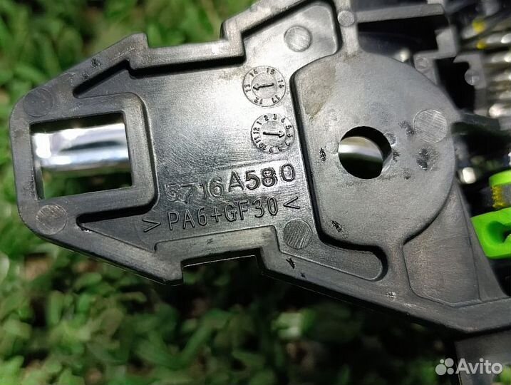 Ручка внутренняя двери правой Mitsubishi Pajero Sport