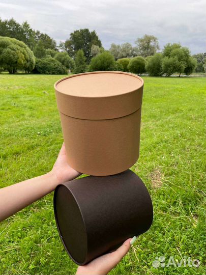 Коробка цветочная подарочная