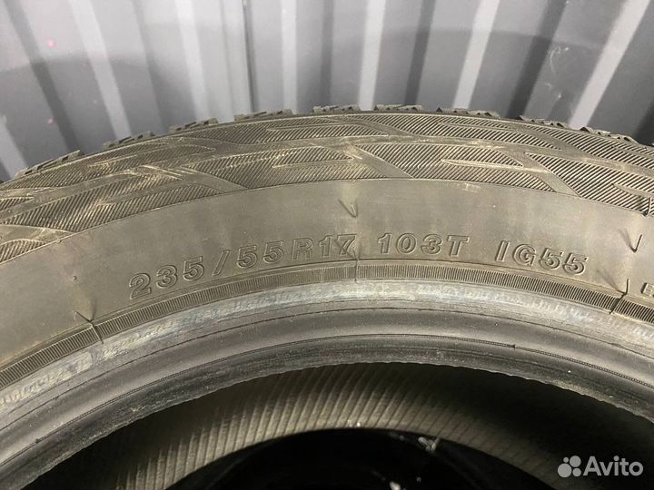 Yokohama Ice Guard Stud IG55 235/55 R17 103T