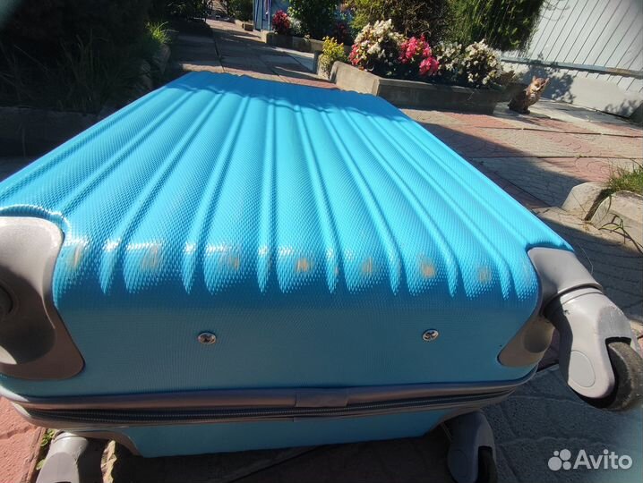 Чемодан на колесах