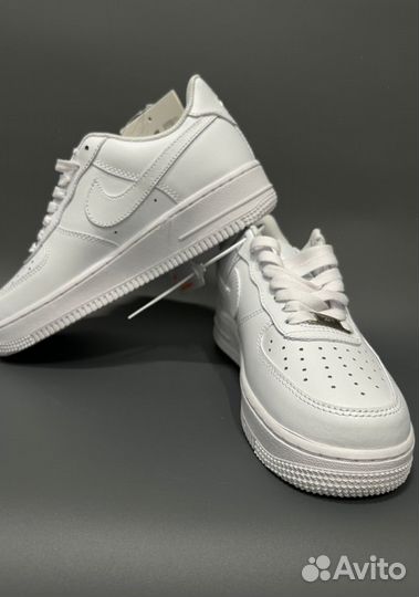 Кроссовки Nike AIR force 1 белые