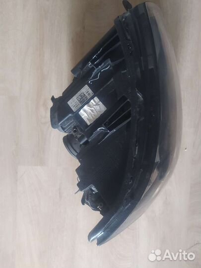Правая фара на Volkswagen transporter t6.1