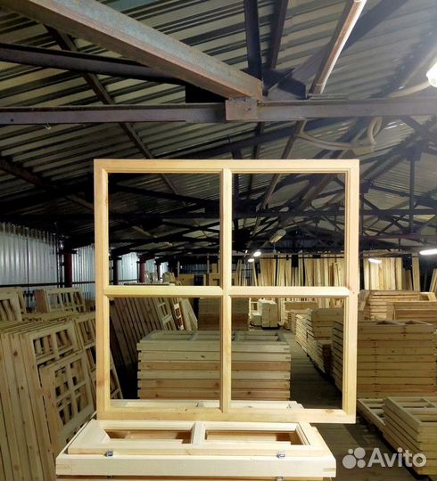 Деревянное окно для веранды