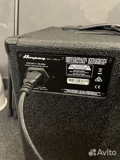 Басовый комбик Ampeg BA-108v2