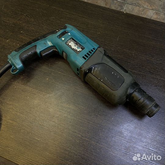 Перфоратор Makita HR2470