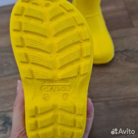 Резиновые новые сапоги crocs