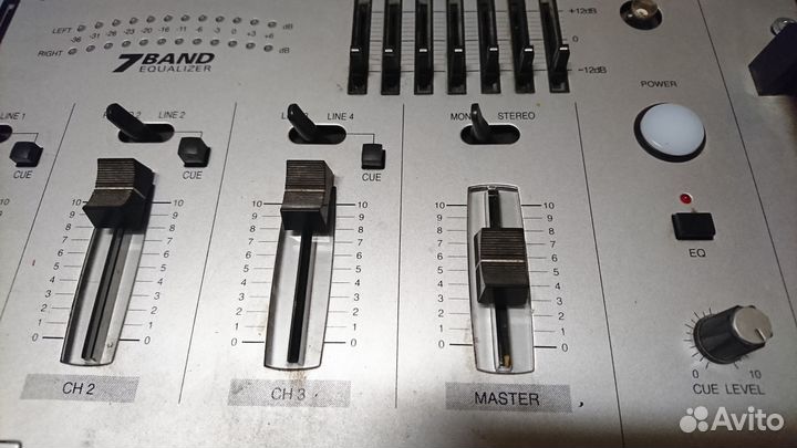 Диджейский микшерский пульт